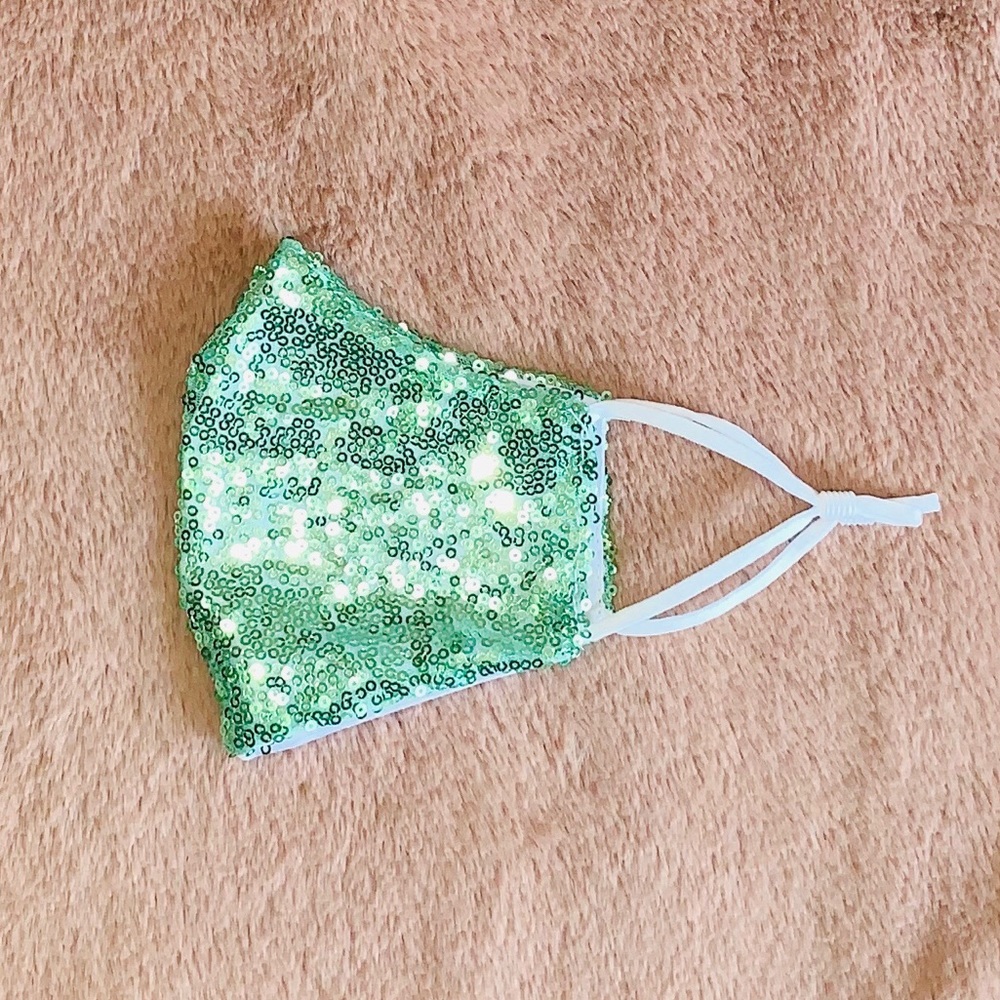 Face Mask 😷 - Picture 2 of 9